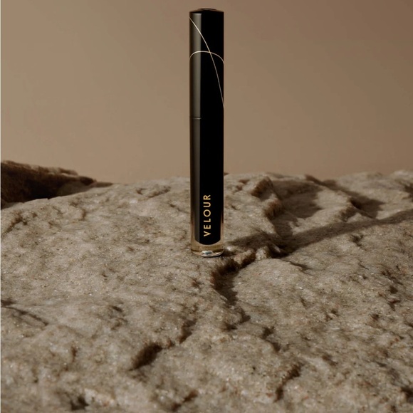 Velour
Lash & Go Liner
Lash Adhesive
3-in-1 Magnetic Eyeliner - Picture 3 of 4